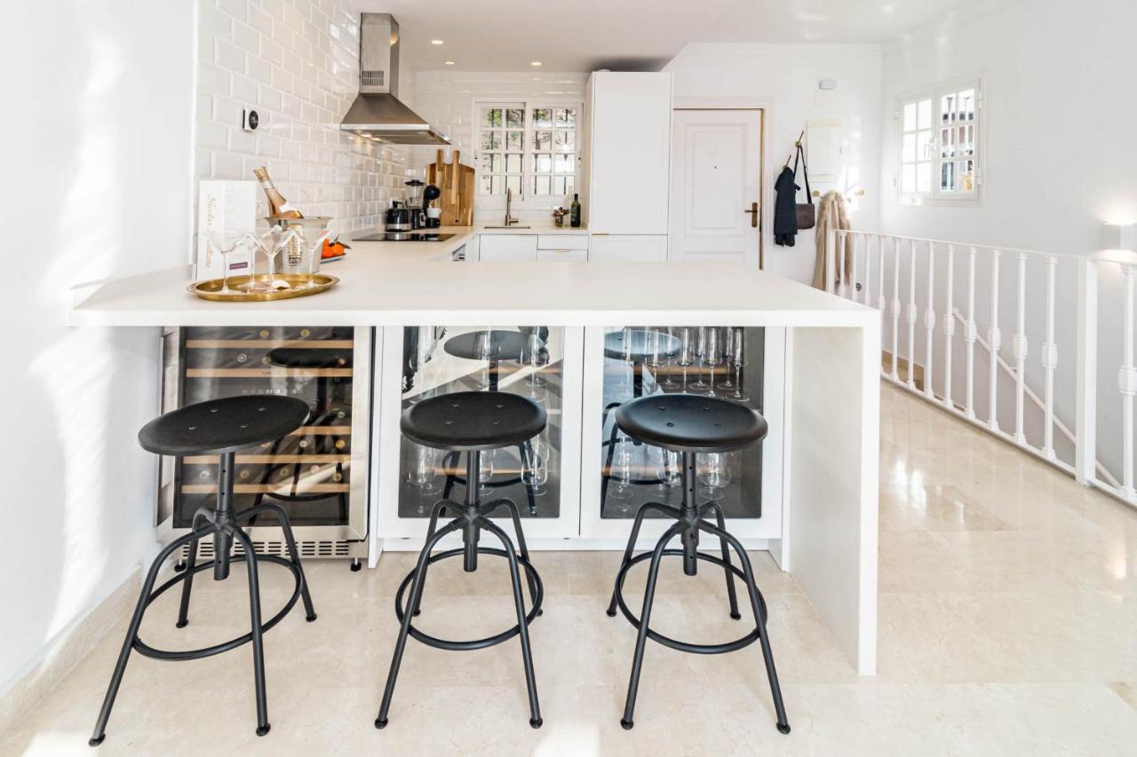 Stunning 2 Bedroom Townhouse With Serene Terrace And Charming Mountain Views Vakantiehuis