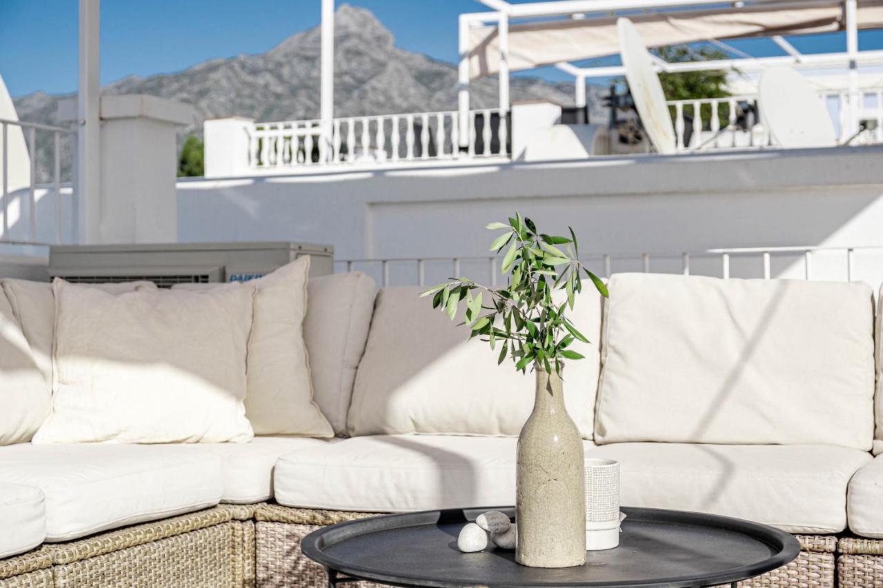 Vakantiehuis Stunning 2 Bedroom Townhouse With Serene Terrace And Charming Mountain Views *