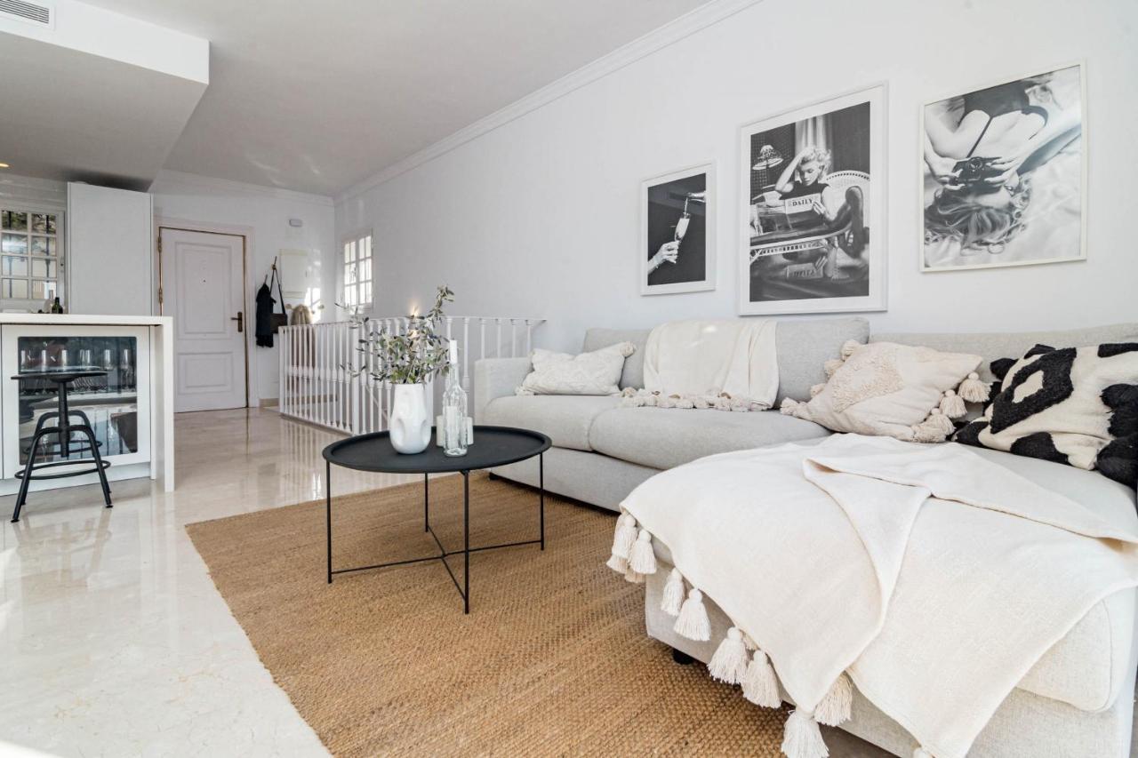 Vakantiehuis Stunning 2 Bedroom Townhouse With Serene Terrace And Charming Mountain Views